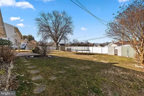 Exterior - 415 Eldon Dr, Broomall, PA 19008 photo 4 of 6