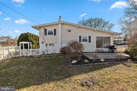 Exterior - 415 Eldon Dr, Broomall, PA 19008 photo 5 of 6