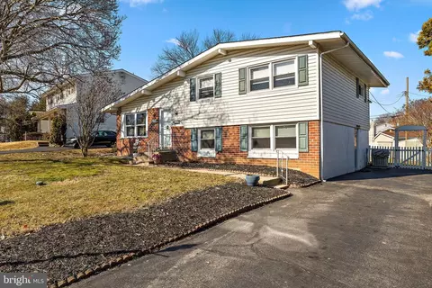 Exterior - 415 Eldon Dr, Broomall, PA 19008 photo 3 of 6