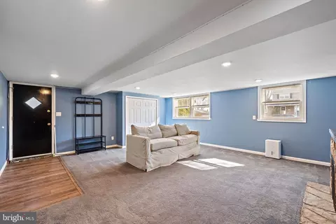 Living - 415 Eldon Dr, Broomall, PA 19008 photo 5 of 6