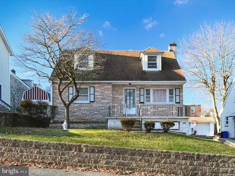 306 N Diamond St, Clifton Heights, PA 19018