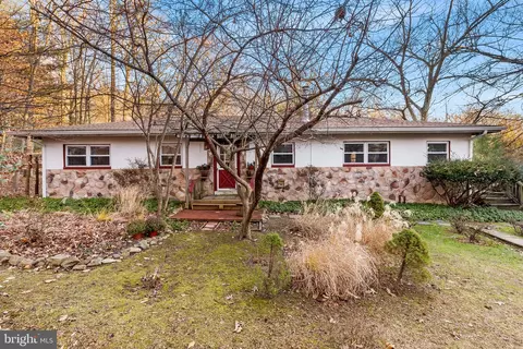 1279 Cedar Grove Rd, Media, PA 19063