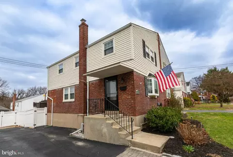 756 Oak View Rd, Ardmore, PA 19003