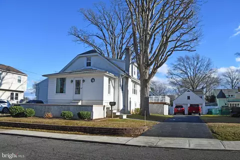 1044 8th Ave, Folsom, PA 19033