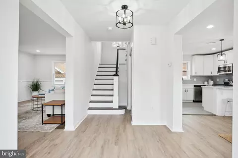 635 Ridgewood Rd, Upper Darby, PA 19082 photo 3