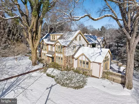 403 Meadowbrook Ave, Wayne, PA 19087