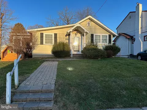 848 Amosland Rd, Morton, PA 19070