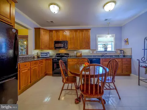 3000 Village Way #405, Boothwyn, PA 19061
