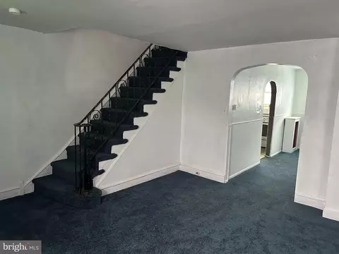 7029 Clover Ln, Upper Darby, PA 19082 photo 2