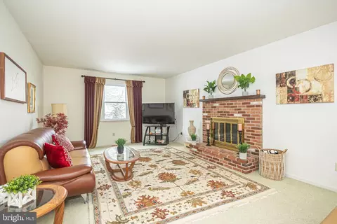 1848 Laurel, Boothwyn, PA 19061 photo 3