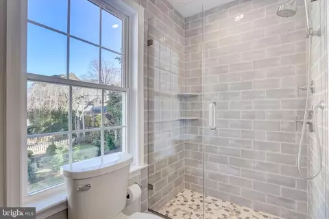 Bath - 257 N Aberdeen Ave, Wayne, PA 19087 photo 3 of 5