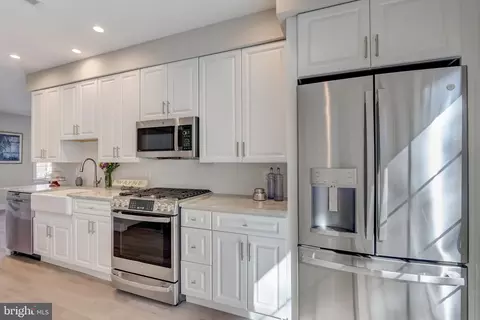 Kitchen - 257 N Aberdeen Ave, Wayne, PA 19087 photo 3 of 4
