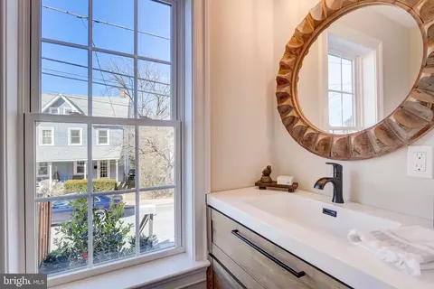 Bath - 257 N Aberdeen Ave, Wayne, PA 19087 photo 1 of 5