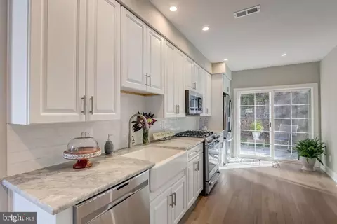 Kitchen - 257 N Aberdeen Ave, Wayne, PA 19087 photo 4 of 4