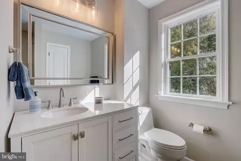 Bath - 257 N Aberdeen Ave, Wayne, PA 19087 photo 4 of 5