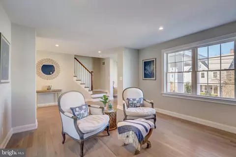 Living - 257 N Aberdeen Ave, Wayne, PA 19087 photo 3 of 4