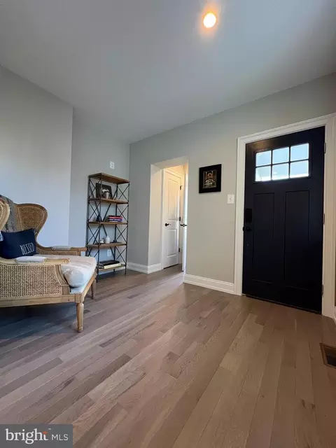 Entry Way - 257 N Aberdeen Ave, Wayne, PA 19087 photo 2 of 6