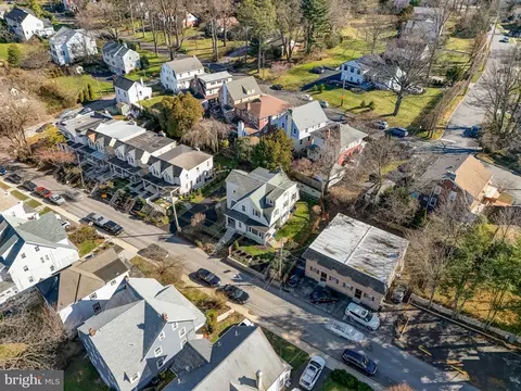 View/Area - 257 N Aberdeen Ave, Wayne, PA 19087 photo 2 of 5
