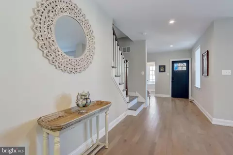 Entry Way - 257 N Aberdeen Ave, Wayne, PA 19087 photo 3 of 6