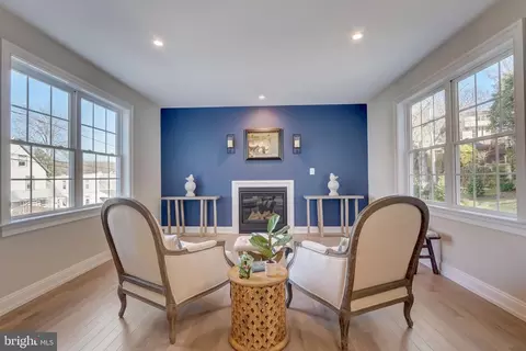 Living - 257 N Aberdeen Ave, Wayne, PA 19087 photo 2 of 4