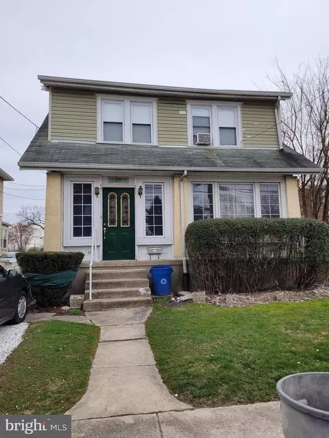 20 E Broadway Ave, Clifton Heights, PA 19018