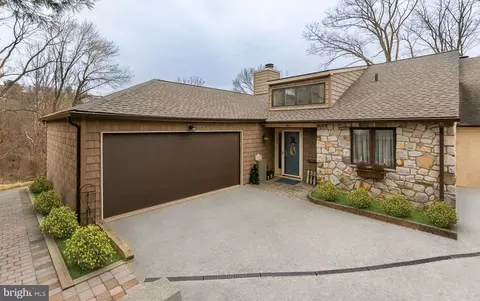 9 Kincaid Ct, Media, PA 19063