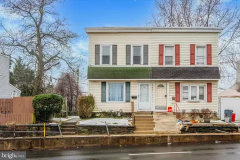 20 Darby Rd, Havertown, PA 19083