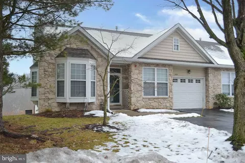 1401 Nicklaus Dr, Springfield, PA 19064