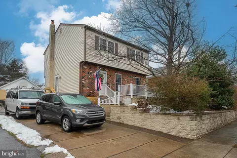 97 Lincoln St, Folsom, PA 19033