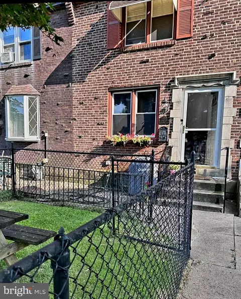 5219 Palmers Mill Rd, Clifton Heights, PA 19018