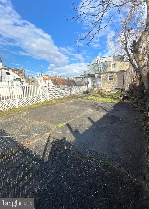 718 Highland Ave, Chester, PA 19013