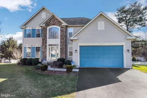 11 Huntingdon Ct, Boothwyn, PA 19061