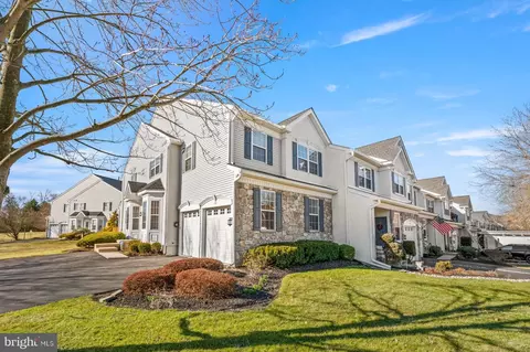 133 Portsmouth Cir, Glen Mills, PA 19342