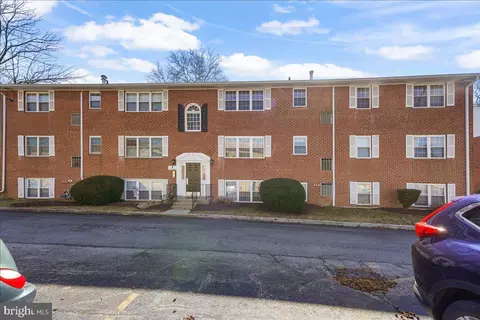 814 South Ave #J10, Secane, PA 19018