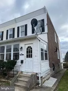 121 Worrilow St, Marcus Hook, PA 19061