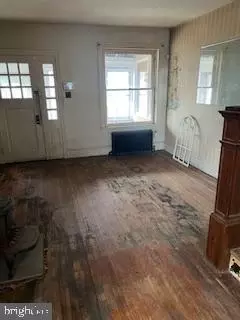 121 Worrilow St, Marcus Hook, PA 19061 photo 3