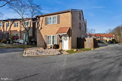 64 Park Vallei Ln #64, Brookhaven, PA 19015