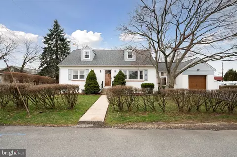4515 Seiger St, Brookhaven, PA 19015