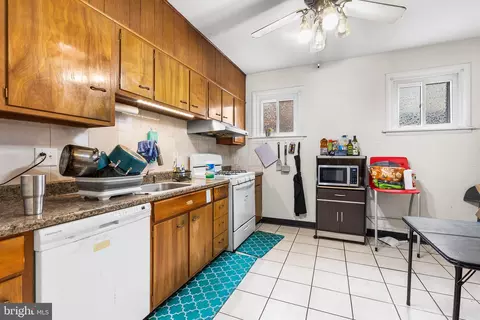 Kitchen - 249 Wembly Rd, Upper Darby, PA 19082 photo 1 of 2
