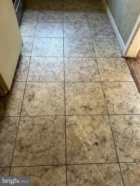 Entry Way - 40 Sunshine Rd, Upper Darby, PA 19082 photo 1 of 1