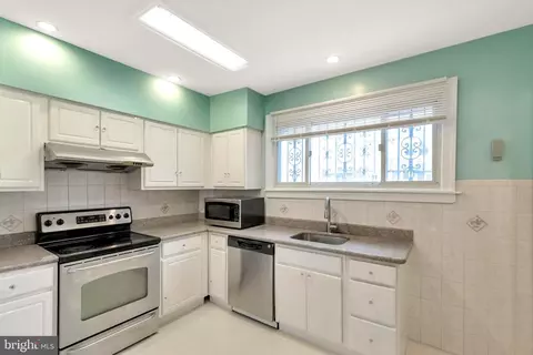 411 Elm Ave, Upper Darby, PA 19082 photo 18