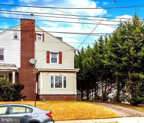 411 Elm Ave, Upper Darby, PA 19082