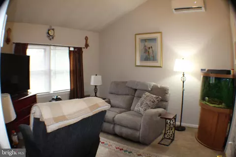 2520 Larkin Rd, Boothwyn, PA 19061 photo 8