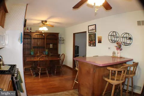 2520 Larkin Rd, Boothwyn, PA 19061 photo 6