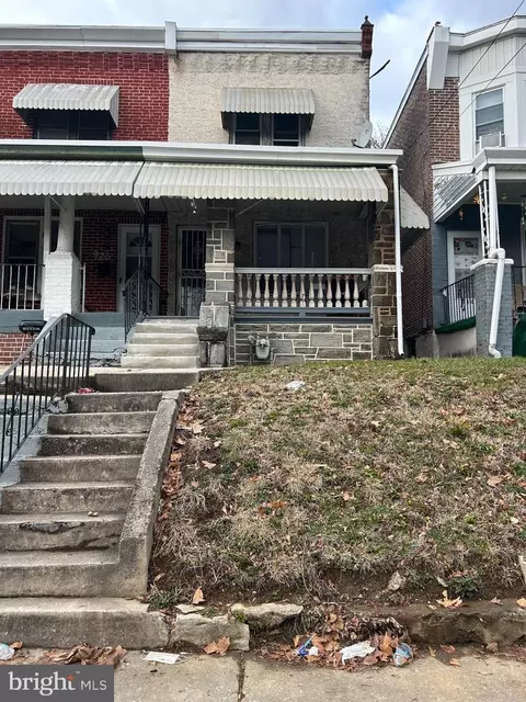 918 W 3rd St, Chester, PA 19013