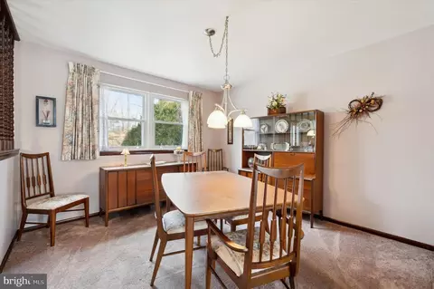 48 Winding Way, Ogden, PA 19061 photo 4