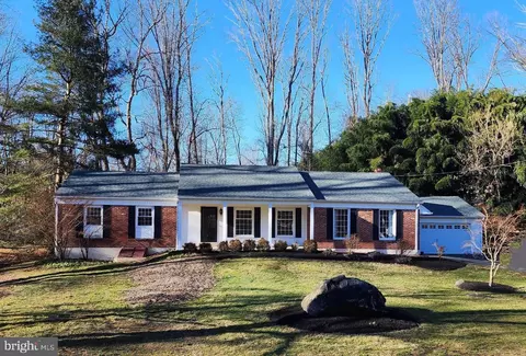 65 Glenview Rd, Glen Mills, PA 19342