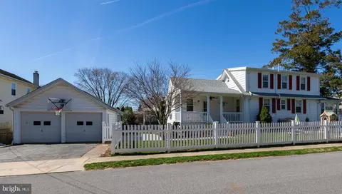 1400 Robinson Ave, Havertown, PA 19083