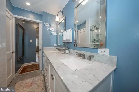 Bath - 500 E Lancaster Ave #135B, Wayne, PA 19087 photo 1 of 5