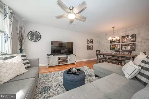Living - 500 E Lancaster Ave #135B, Wayne, PA 19087 photo 2 of 4